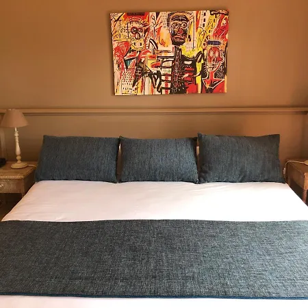 Hotell Les Jardins De - Parking Gratuit & Piscine Chauffee 3*