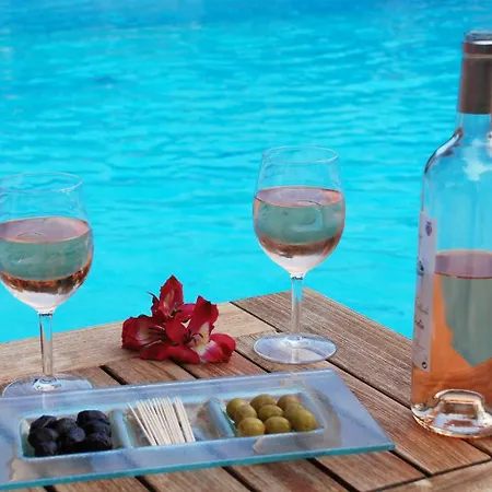 Les Jardins De - Parking Gratuit & Piscine Chauffee ホテル 3*