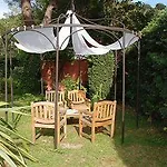 ホテル Les Jardins De - Parking Gratuit & Piscine Chauffee 3*