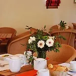 Les Jardins De - Parking Gratuit & Piscine Chauffee ホテル カシ