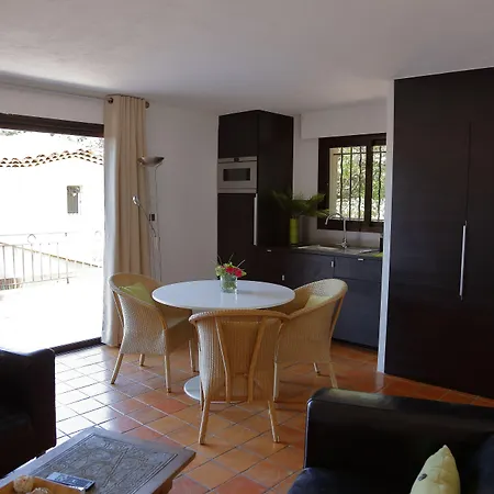 Les Jardins De - Parking Gratuit&piscine Chauffée Hotel 3*