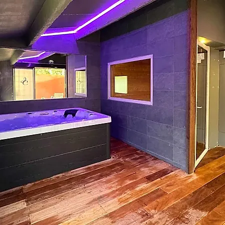 Les Jardins De - Parking Gratuit & Piscine Chauffee מלון 3*