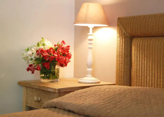 Les Jardins De - Parking Gratuit & Piscine Chauffee Отель Каси