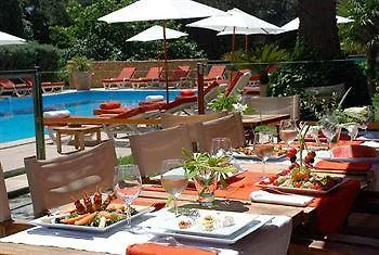 Отель Les Jardins De - Parking Gratuit & Piscine Chauffee