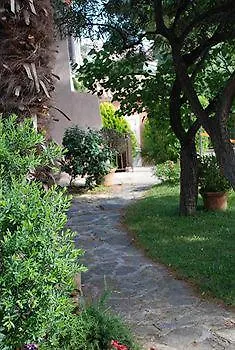 Les Jardins De - Parking Gratuit & Piscine Chauffee Отель