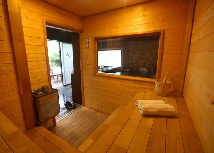 Les Jardins De - Parking Gratuit & Piscine Chauffee Отель Каси